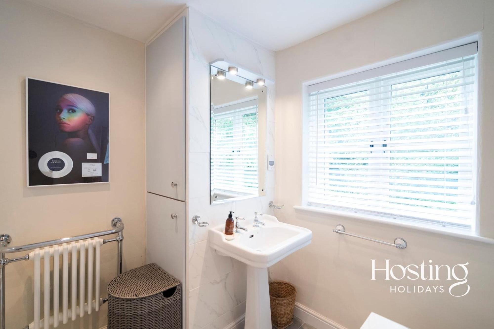 Holiday home Magnolia - 4 Beds Fabulous Garden Parking *