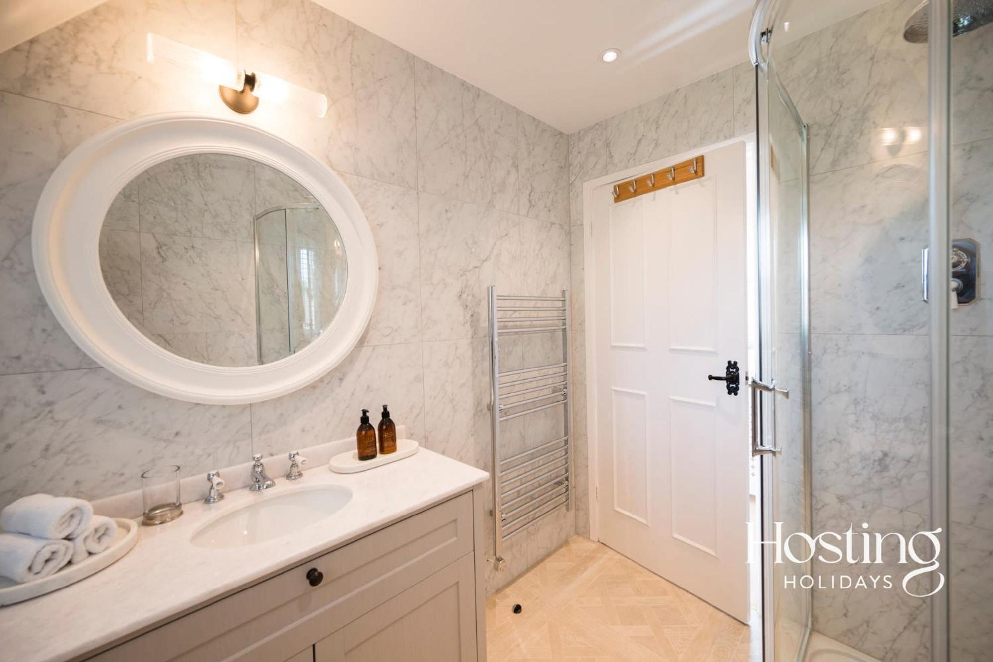 Holiday home Magnolia - 4 Beds Fabulous Garden Parking *